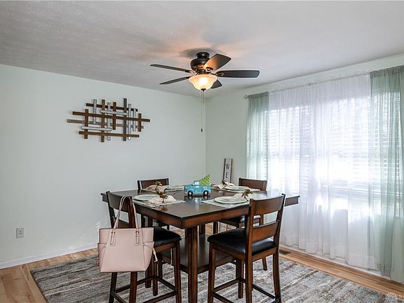 3rd image of 685 Hile Ln