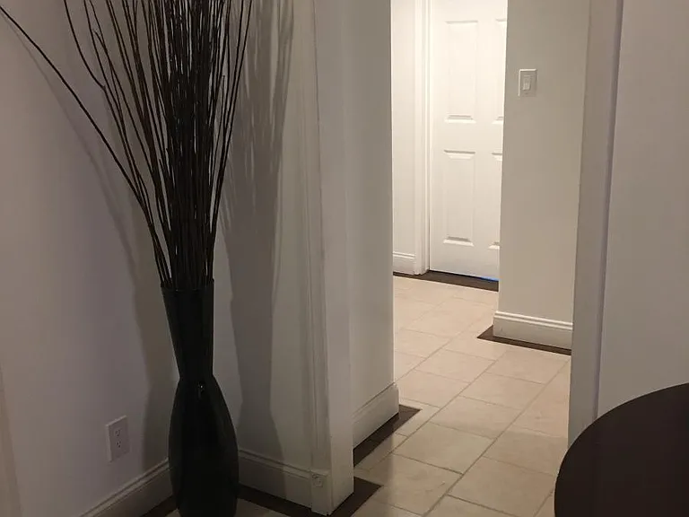 221 W Buckthorn St #22 — Photo 7