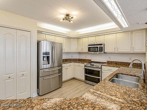 4th image of 8914 Puerto Del Rio Dr Unit 301