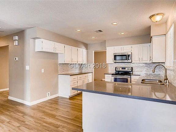 3rd image of 4797 La Fonda Dr