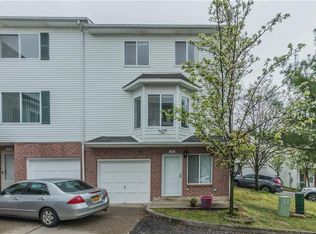 270 Aspen Knolls Way, Staten Island, NY 10312