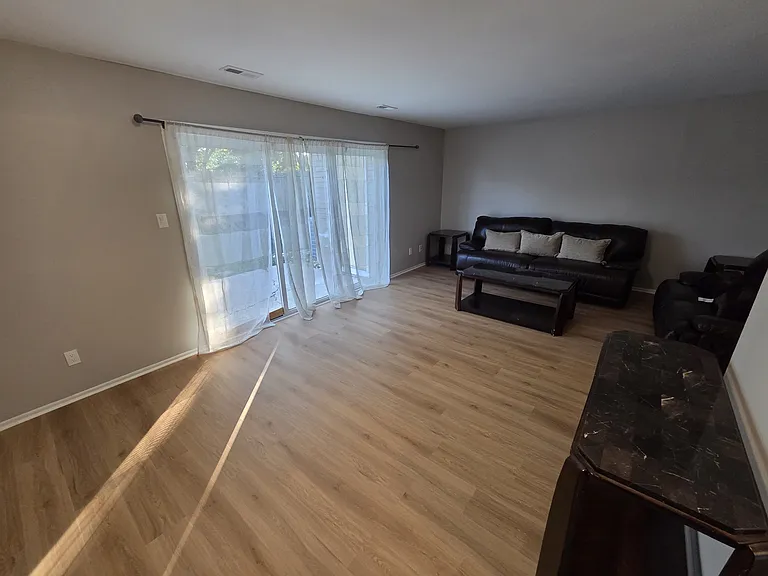 3904 Elberta Ln — Photo 3