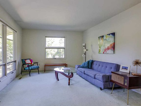 4th image of 2456 Foster Ave NE