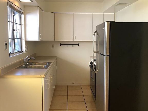 4th image of 116 W Mountain St APT 4