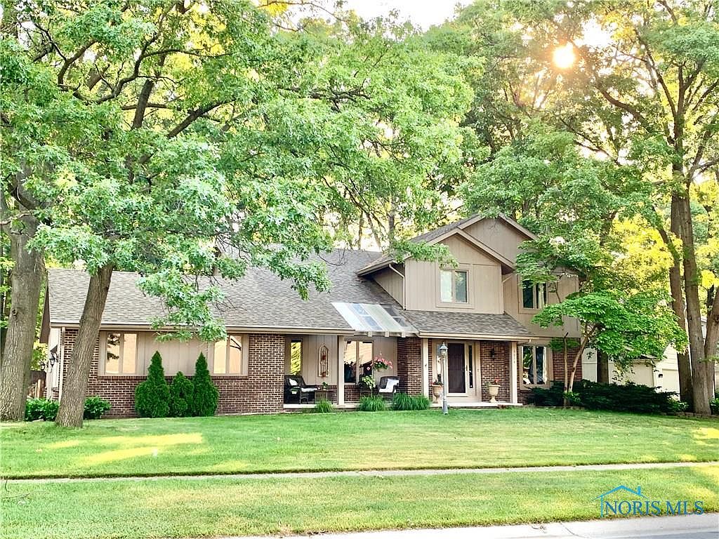 2374 Saint James Wood Blvd, Toledo, OH 43617 Zillow