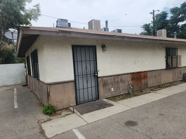 1100 Ralston St APT A, Bakersfield, CA 93307