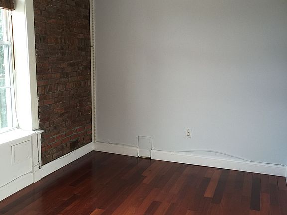 4th image of 481 11th St #1