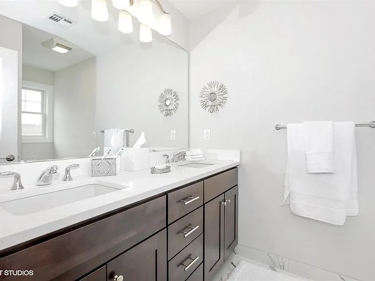 Belmont Estates Townhomes — Photo 19