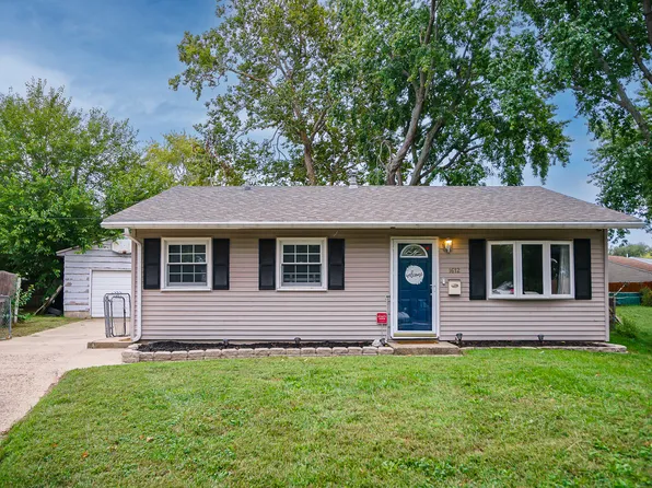 1612 Koch St, Pekin, IL 61554