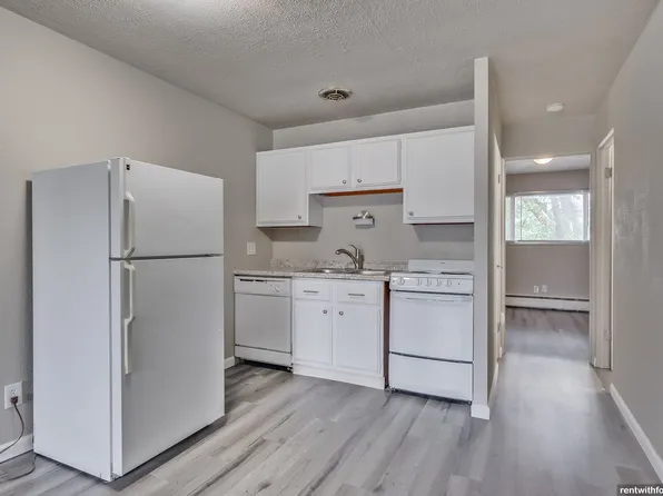 1004 Main St., 1004 Main St #9, Neenah, WI 54956