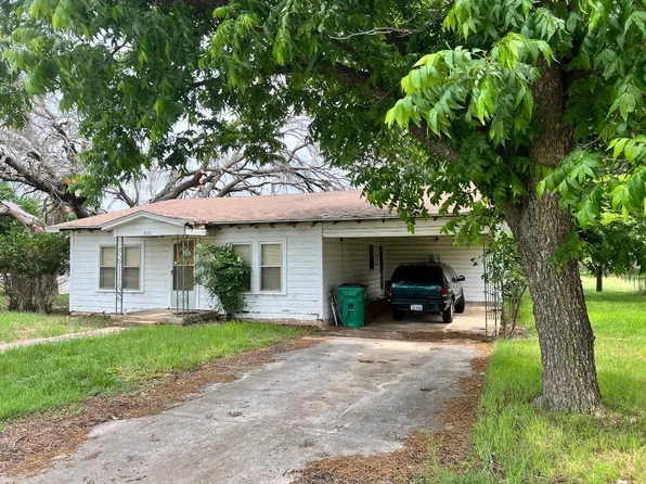 806 W Cherokee Ave, Comanche, TX 76442