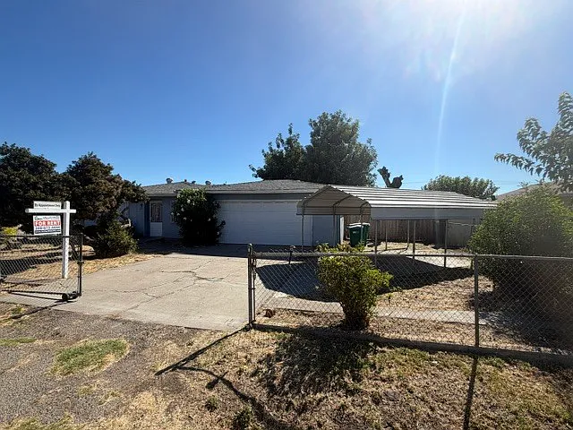 3048 Harris Ave — Photo 2
