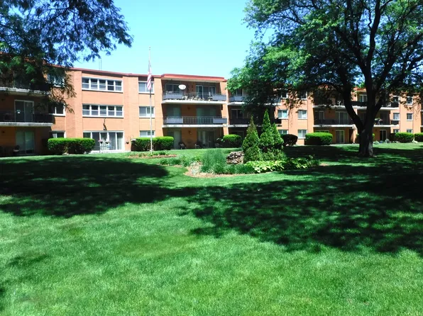 940 Holbrook Rd APT 1A, Homewood, IL 60430