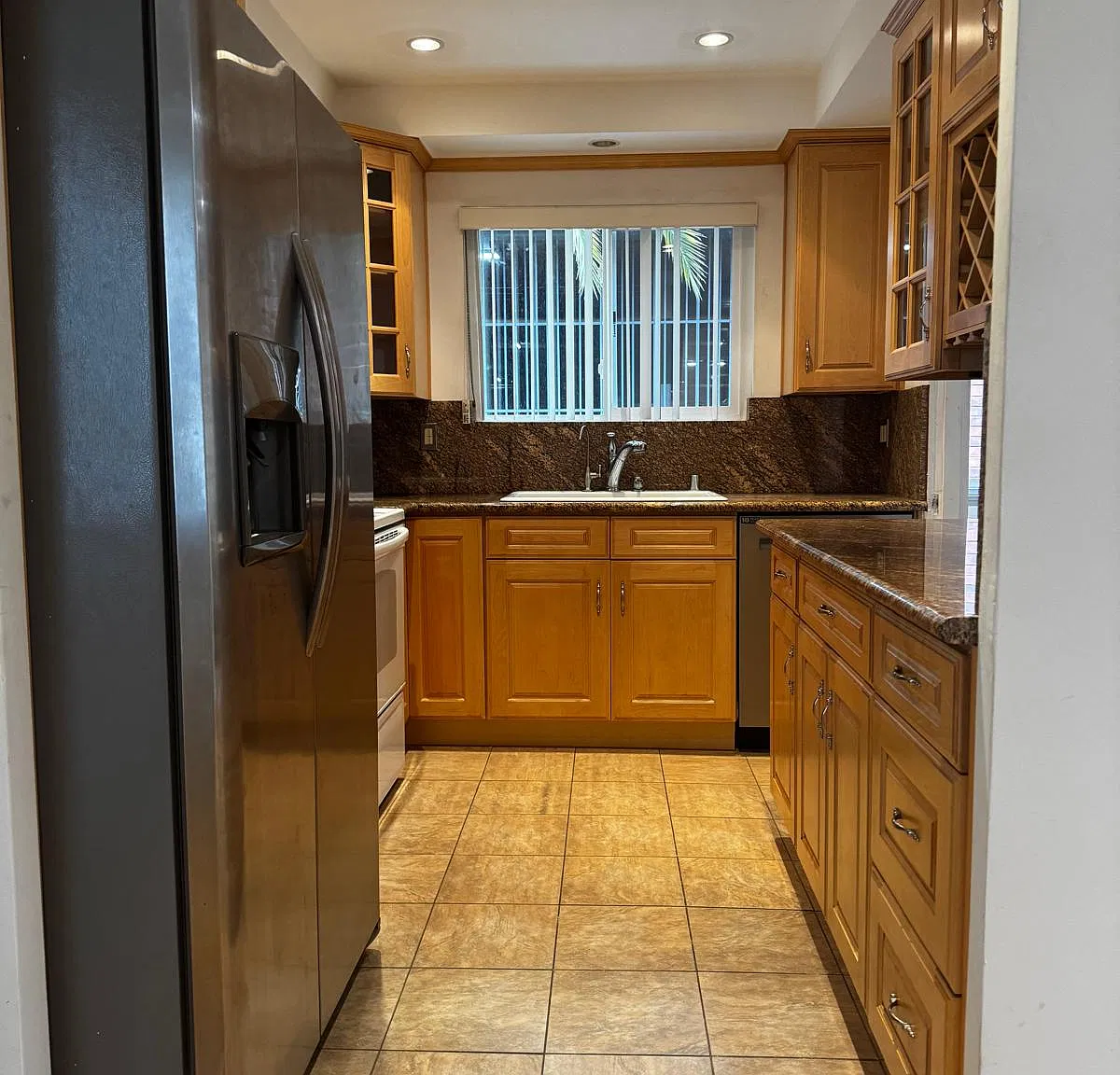 1 bed, 950 sqft, $2,500 — Photo 2
