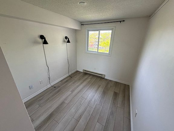 5th image of 316 Kingsdale Ave