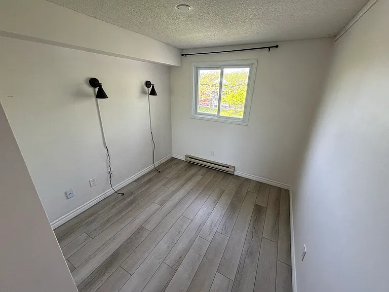 316 Kingsdale Ave — Photo 5