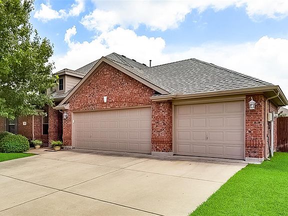 4th image of 3027 Leslie Dr