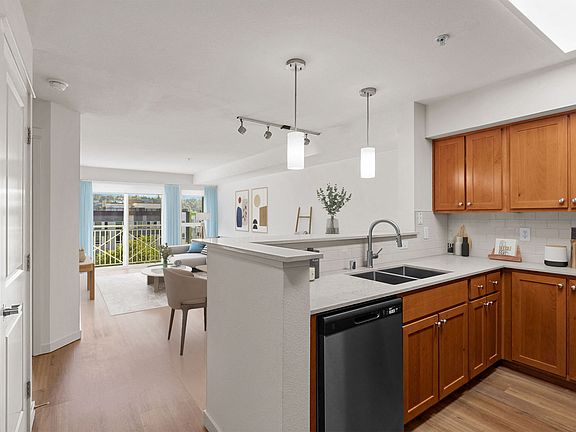 5th image of 1215 Dexter Ave N #4288686