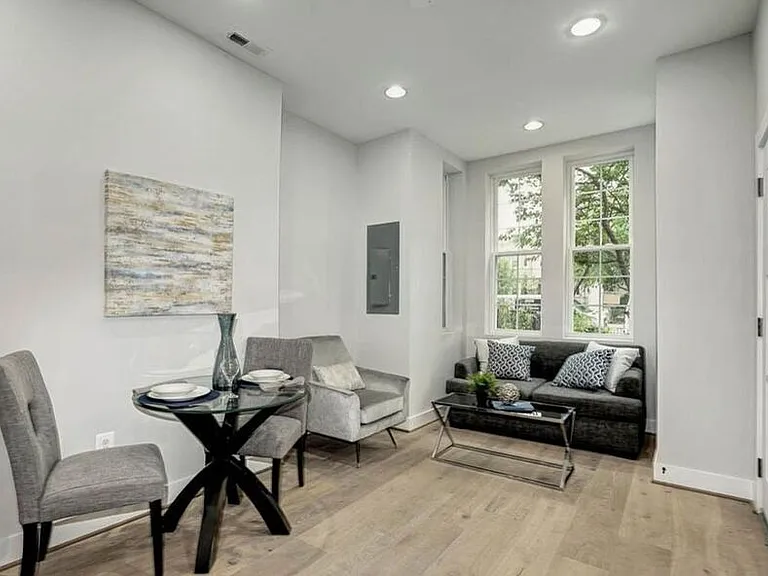 329 K St NE #1 — Photo 3