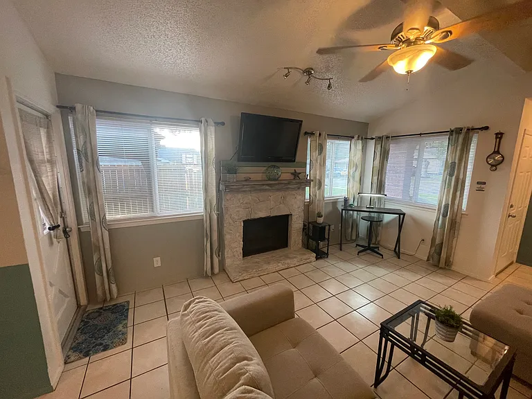 13731 Earlywood St — Photo 15