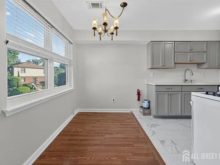 94 Beverly Hill Ter #F — Photo 8