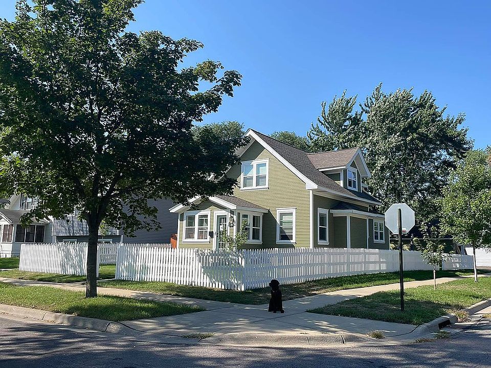 1st image of 901 12th Ave S