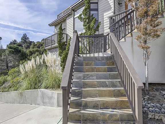 3rd image of 20881 Canyon View Dr