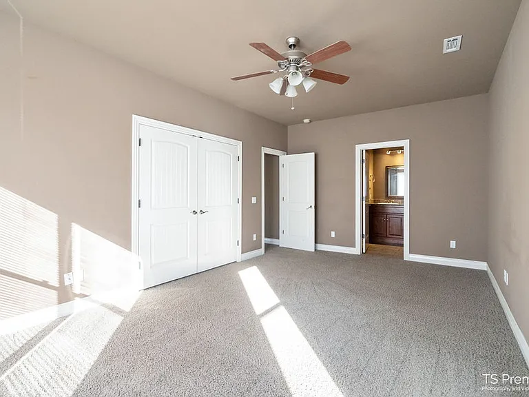 2037 N Box Ave — Photo 7