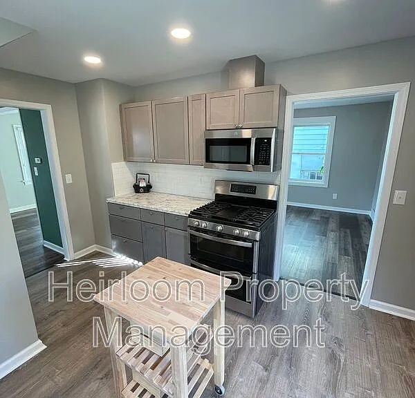 709 E Skyline Pkwy — Photo 8