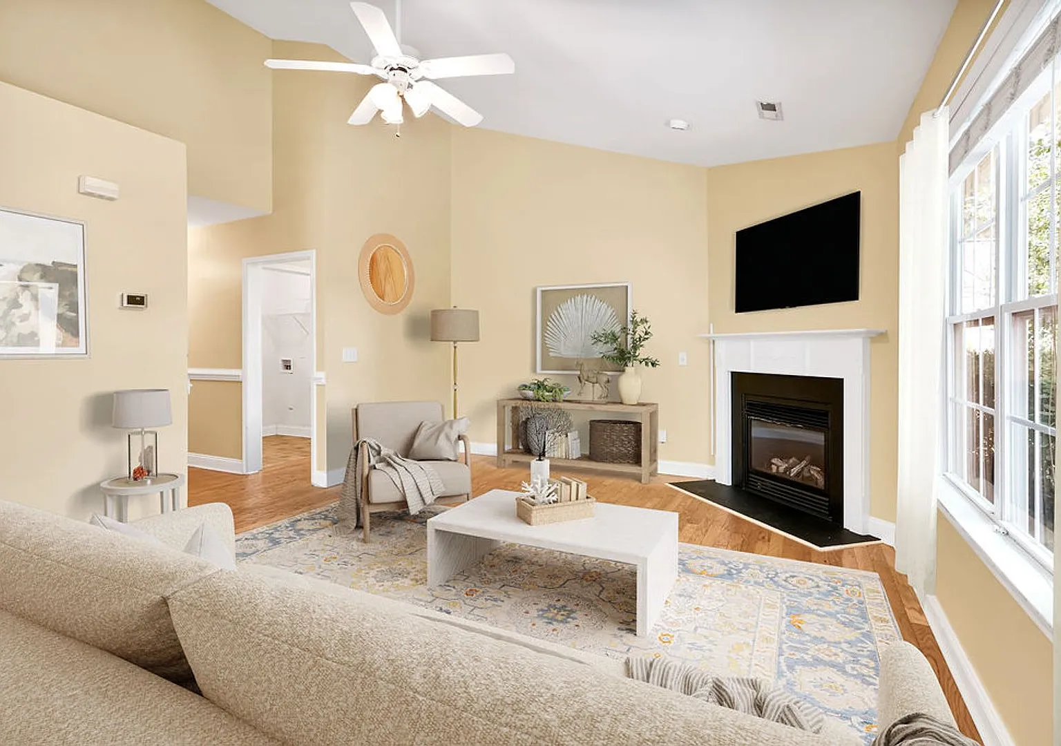 Wedgewood at Lanvale lovely home with 4th bedroom/bonus room, screen porch, garage and pets ok — Photo 2