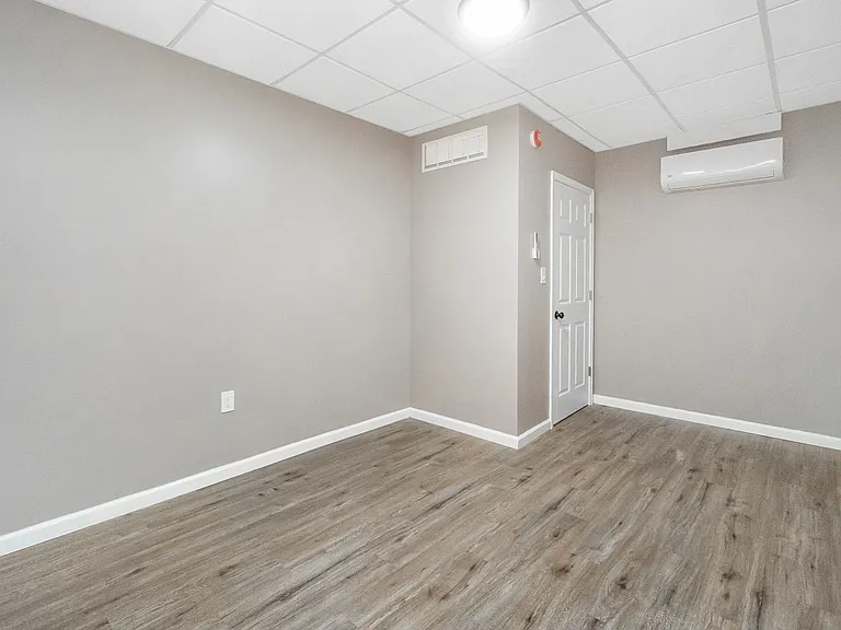 2269 Pennsylvania Ave — Photo 60