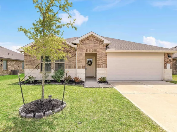 221 Big Spring Dr, Anahuac, TX 77514