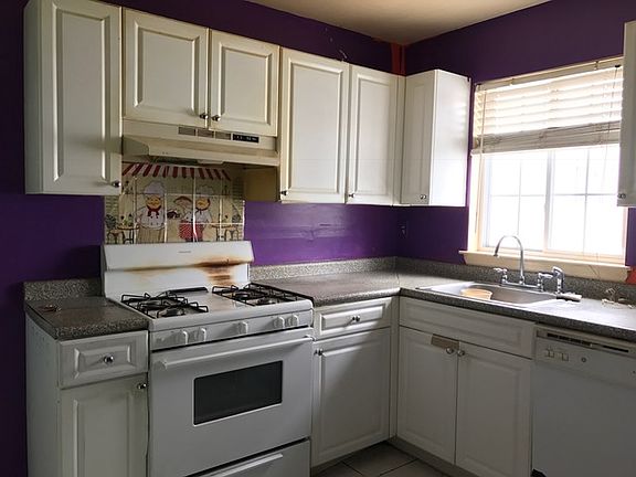 4th image of 17 Gloria Ct