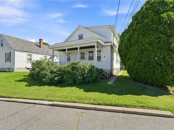 7 Old Whipple St, Cumberland, RI 02864