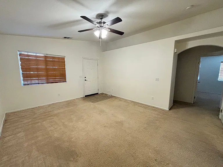 2416 W Valley Vis — Photo 5