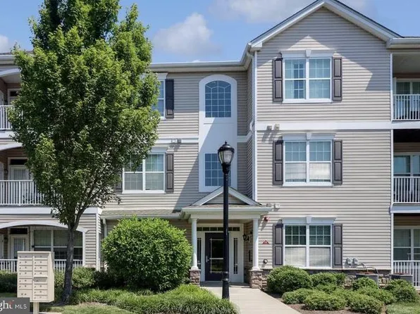 426 Timberlake Dr, Trenton, NJ 08618