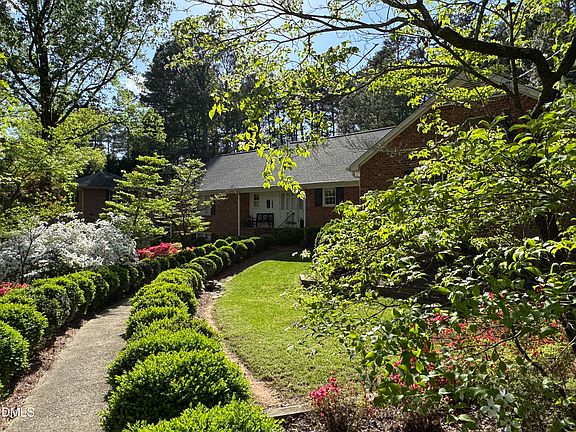 3rd image of 1634 Crescent Dr