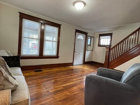 4th image of 1204 Memorial Ave #3