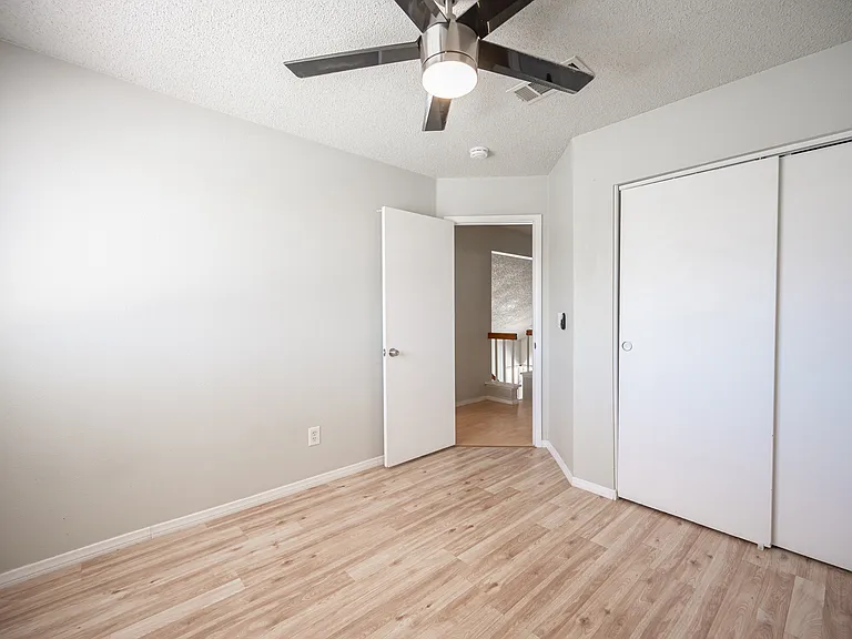 7660 Kalmalii Ave — Photo 39