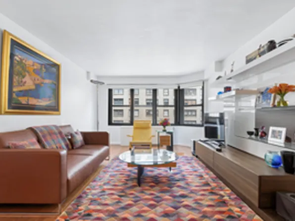 220 East 57th Street image 1 of 6