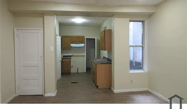 5 bed, $2,185 — Photo 4
