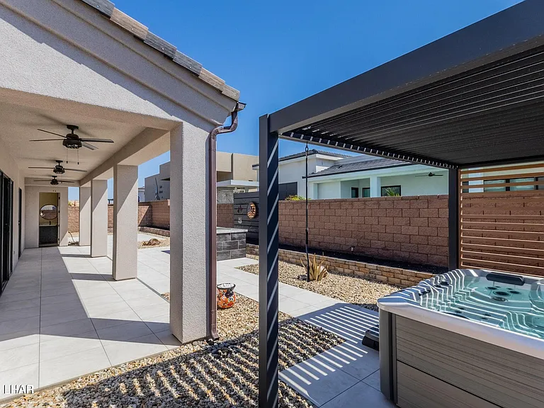 1631 E Laurel Dr — Photo 43