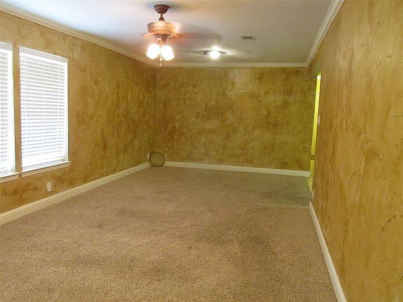 4th image of 1060 N Tannahill St