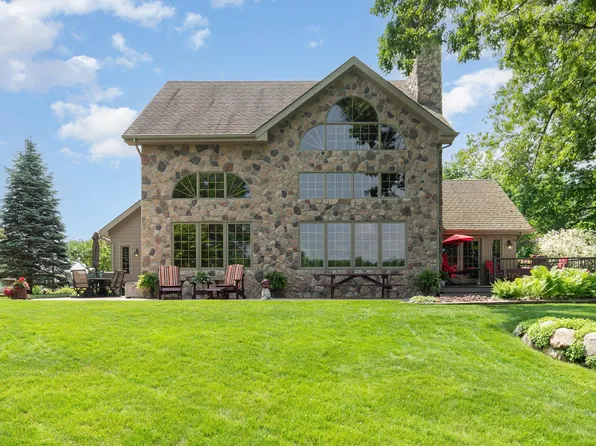 1276 Queensway Dr, Lake Isabella, MI 48893