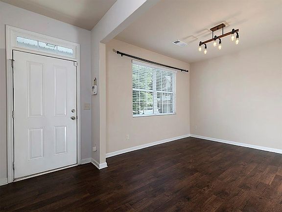5th image of 18 Ivey Cottage Ct
