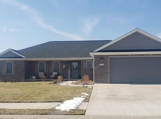 1716 Bell Ford Dr W, Seymour, IN 47274