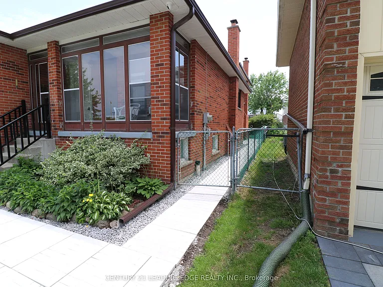 263 Ingleton Blvd #BASEMENT — Photo 2