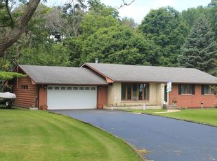 5 NW Pass, Oswego, IL