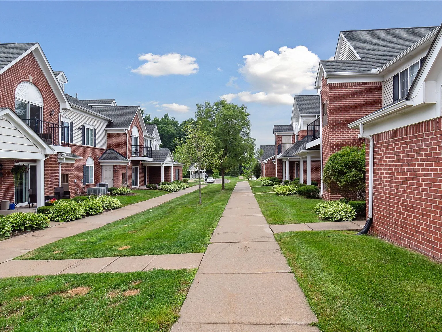 Westbury Apartments — Photo 4