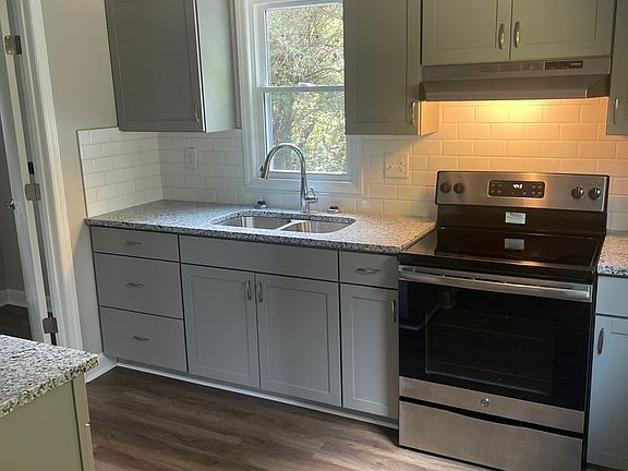 3rd image of 272 Hedgecock Ave